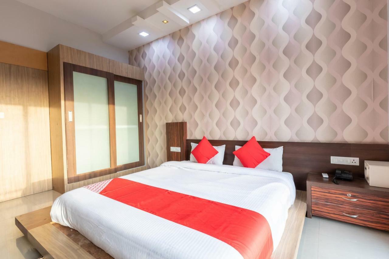 Oyo 42910 Hotel Rudra Palace Ratlām Habitación foto